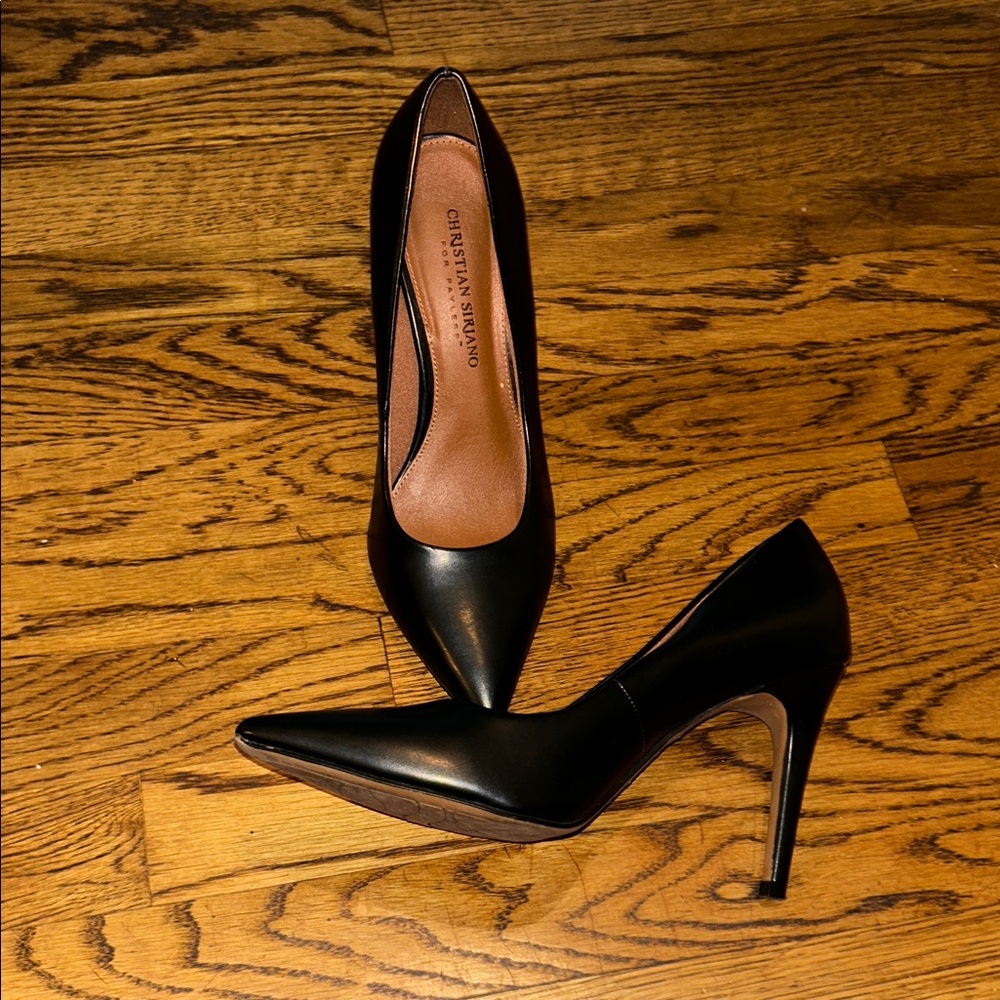 Christian Siriano Black Pointed-Toe Vegan Leather Pumps - Picture 6 of 9